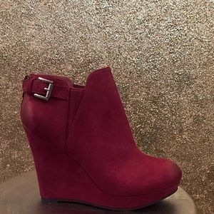 Qupid burgundy wedge booties